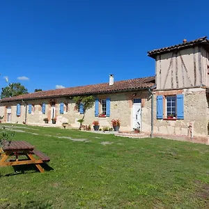 les-gites-de-laures.midi-pyreneeshotels.com/